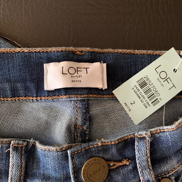 NWT Loft jeans.  Size 2P - Picture 5 of 7